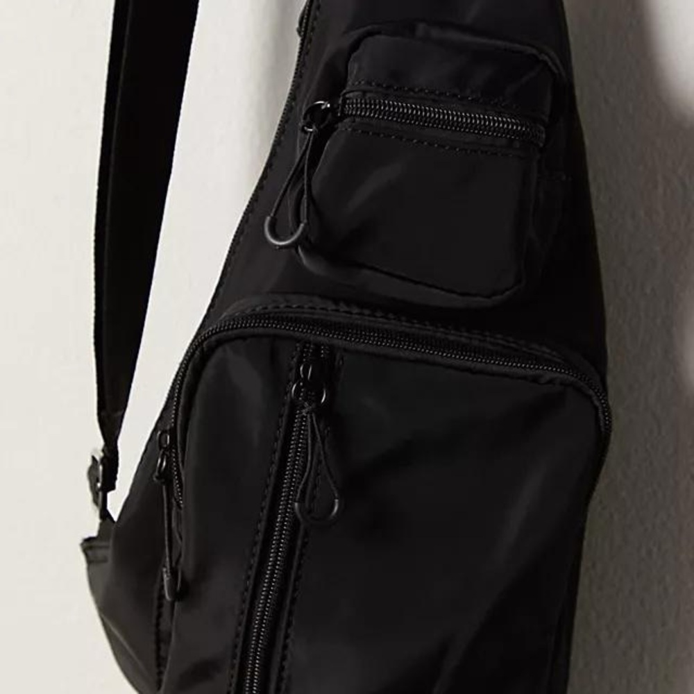 Gorgeous, Free People Sprinter Sling Bag❤️ NWOT Black sold out online - Picture 8 of 8